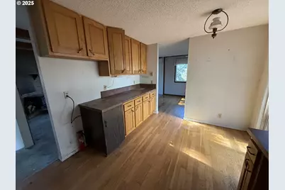 165 SE Rose St, Waldport, OR 97394 - Photo 11