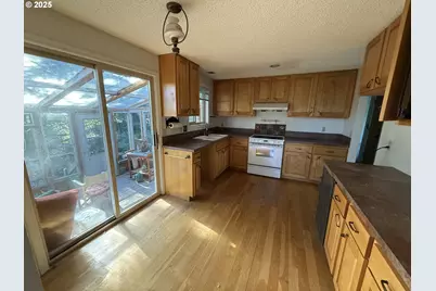 165 SE Rose St, Waldport, OR 97394 - Photo 9