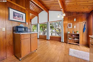 1441 S Columbia St, Seaside, OR 97138 - Photo 13