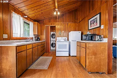 1441 S Columbia St, Seaside, OR 97138 - Photo 11