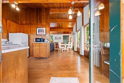 1441 S Columbia St, Seaside, OR 97138 - Photo 9