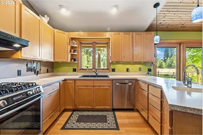 610 Sunnyside Rd, Trout Lake, WA 98650 - Photo 17