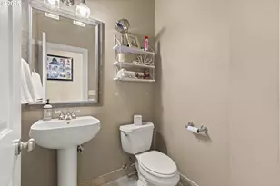 2744 NW Daysha Dr, Roseburg, OR 97471 - Photo 37