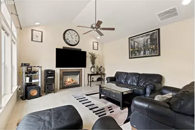 2744 NW Daysha Dr, Roseburg, OR 97471 - Photo 19