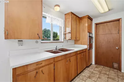 1995 Smithoak St, Eugene, OR 97404 - Photo 13