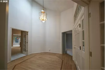 5698 Charles Cir, Lake Oswego, OR 97035 - Photo 3