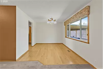 376 49th Loop, Springfield, OR 97478 - Photo 3