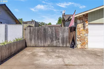 376 49th Loop, Springfield, OR 97478 - Photo 23