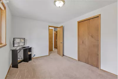 376 49th Loop, Springfield, OR 97478 - Photo 15
