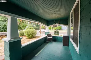 610 E Exeter St, Gladstone, OR 97027 - Photo 5