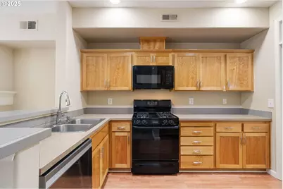 10275 NW Wilshire Ln, Portland, OR 97229 - Photo 13