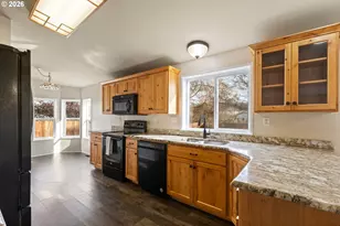 147 Dark Horse St, Roseburg, OR 97471 - Photo 15