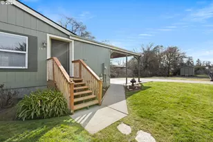 147 Dark Horse St, Roseburg, OR 97471 - Photo 3