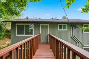2945 SW Miles St, Portland, OR 97219 - Photo 5