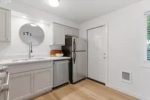 2945 SW Miles St, Portland, OR 97219 - Photo 13