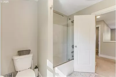 110 W Oxford St, Newberg, OR 97132 - Photo 35
