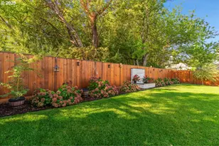 110 W Oxford St, Newberg, OR 97132 - Photo 43