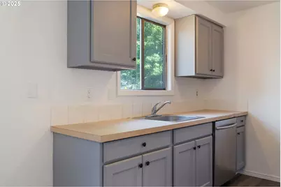 6025 SW Cherryhill Dr, Beaverton, OR 97008 - Photo 29