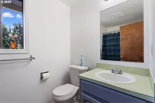 6025 SW Cherryhill Dr, Beaverton, OR 97008 - Photo 27