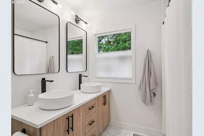 11865 SW Belvidere Pl, Portland, OR 97225 - Photo 23