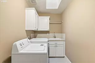 14525 SE Duke St, Portland, OR 97236 - Photo 35