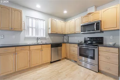 522 SE Neptune Ave, Lincoln City, OR 97367 - Photo 9