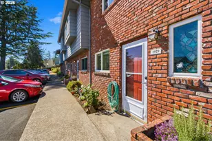 1929 NE 19th St, Gresham, OR 97030 - Photo 5