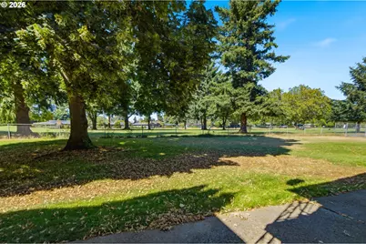 1929 NE 19th St, Gresham, OR 97030 - Photo 31