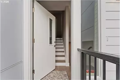 9822 SW 34th Pl, Portland, OR 97219 - Photo 3