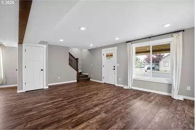 502 E 4th St, Molalla, OR 97038 - Photo 5