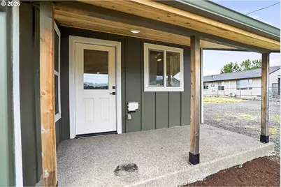 502 E 4th St, Molalla, OR 97038 - Photo 31