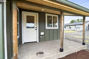 502 E 4th St, Molalla, OR 97038 - Photo 31