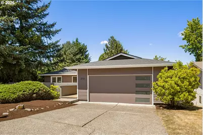 2721 SW Plum Ct, Portland, OR 97219 - Photo 3
