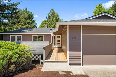 2721 SW Plum Ct, Portland, OR 97219 - Photo 1
