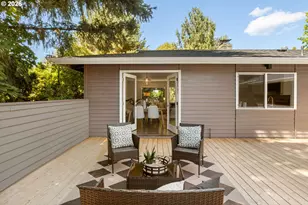 2721 SW Plum Ct, Portland, OR 97219 - Photo 9