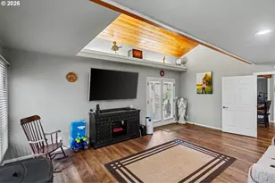 6483 Doral Dr SE, Salem, OR 97306 - Photo 17