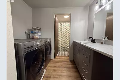 351 SE Darrell Ave, Winston, OR 97496 - Photo 17
