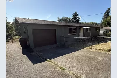 351 SE Darrell Ave, Winston, OR 97496 - Photo 1
