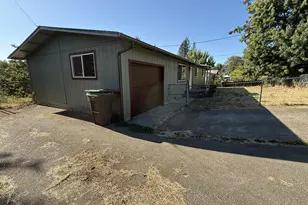 351 SE Darrell Ave, Winston, OR 97496 - Photo 3