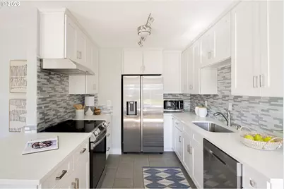 4617 SE Windsor Ct, Portland, OR 97206 - Photo 13