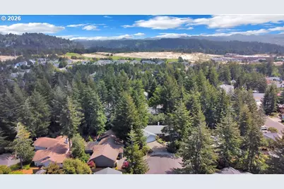 2372 S 22nd Ct, Florence, OR 97439 - Photo 33