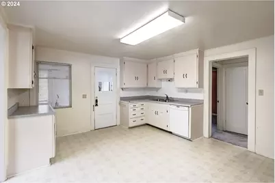 844 SE Cedar St, Hillsboro, OR 97123 - Photo 5