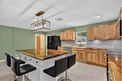 2914 W 10th St, The Dalles, OR 97058 - Photo 3