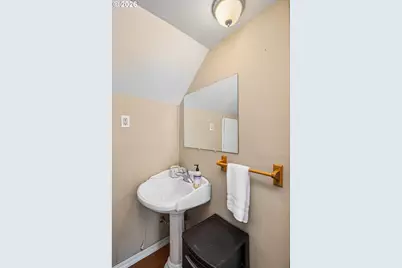 710 S 3rd St, Cottage Grove, OR 97424 - Photo 23