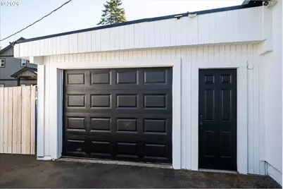 710 S 3rd St, Cottage Grove, OR 97424 - Photo 5