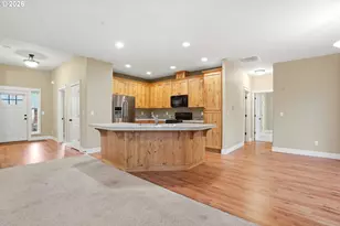 213 SW Blue Heron Ct, McMinnville, OR 97128 - Photo 13