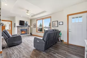744 St James Pl, Molalla, OR 97038 - Photo 9