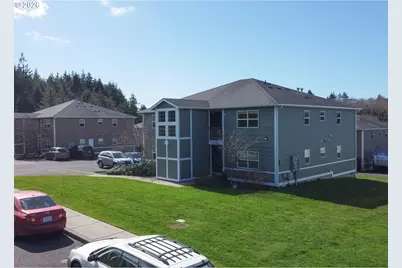 2037 SE Huckleberry Ave, Warrenton, OR 97146 - Photo 3