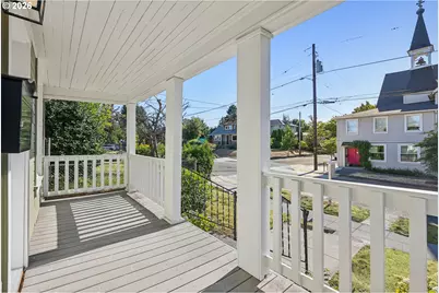 6404 NE 10th Ave, Portland, OR 97211 - Photo 3