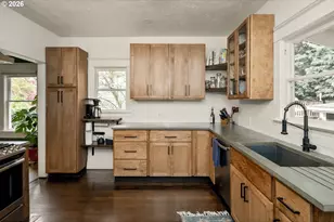 4023 SE Ivon St, Portland, OR 97202 - Photo 17
